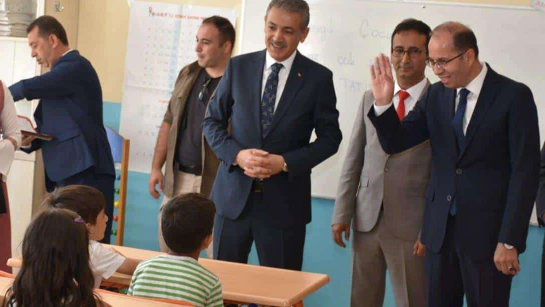 Temel Eğitim Genel Müdürü Tuncay Morkoç Karaman'da Karne Dağıtım Töreni Etkinliğine Katıldı