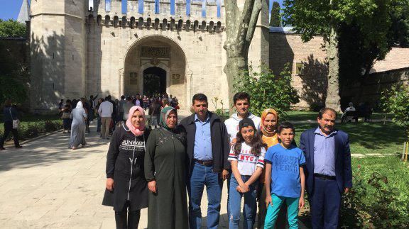 YBOda Yaşam Konulu Hikâye ve Resim Yarışmasında Birinci Olan Öğrenciler Aileleriyle Birlikte İstanbulu Gezdi