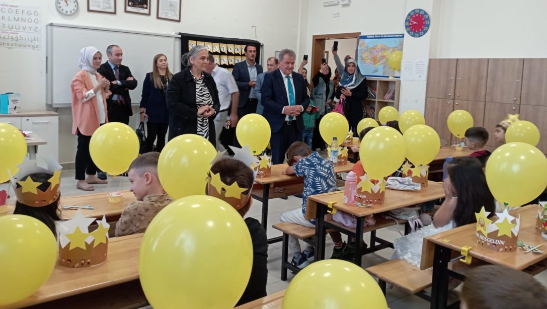 Temel Eğitim Genel Müdürü Prof. Dr. Zarife SEÇER Uyum Haftası Kapsamında Ankara İli Pursaklar İlçesinde Anaokulu ve İlkokullara ziyaretlerde bulundu.